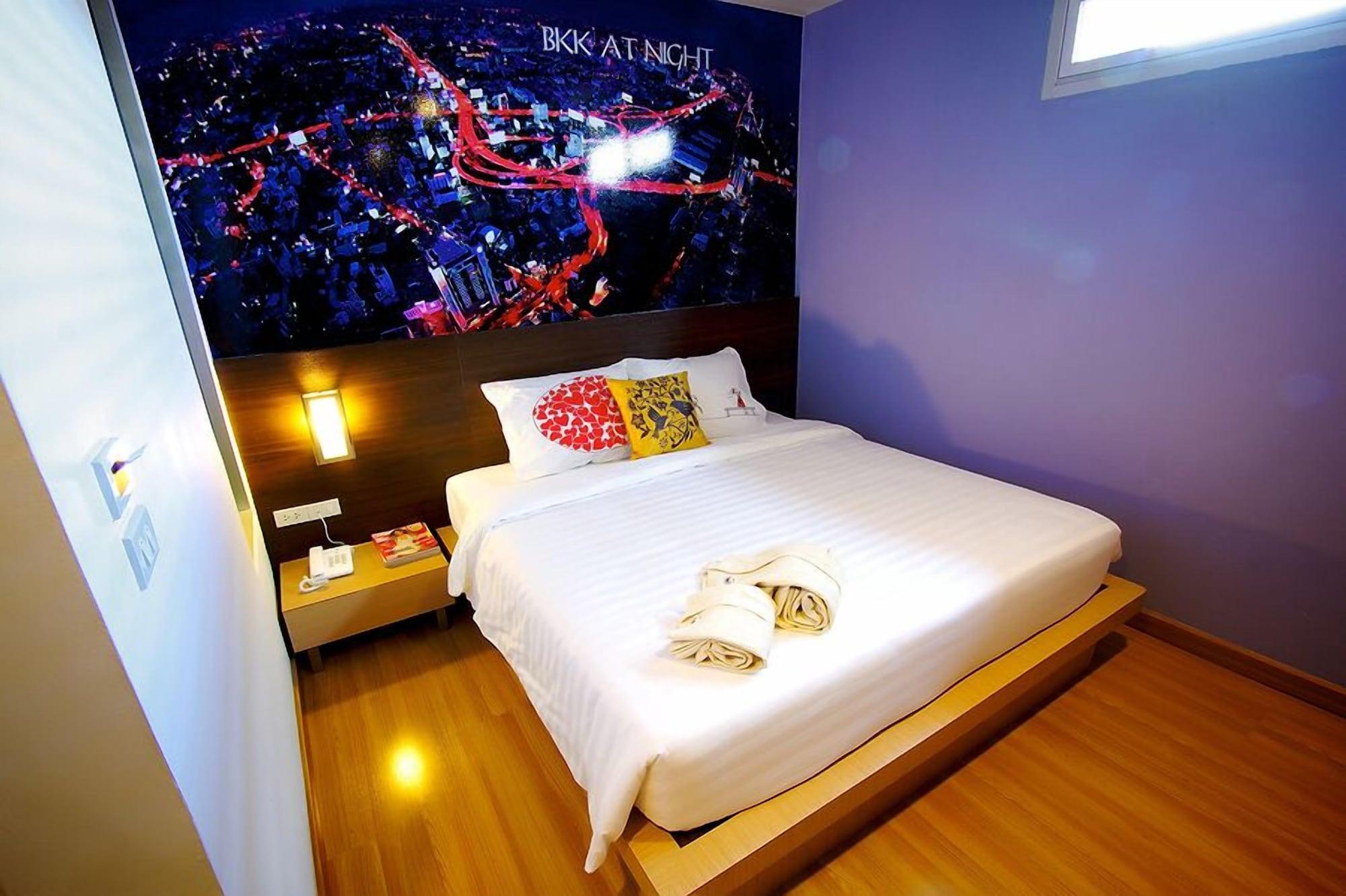 Ds67 Suites Bangkok Esterno foto