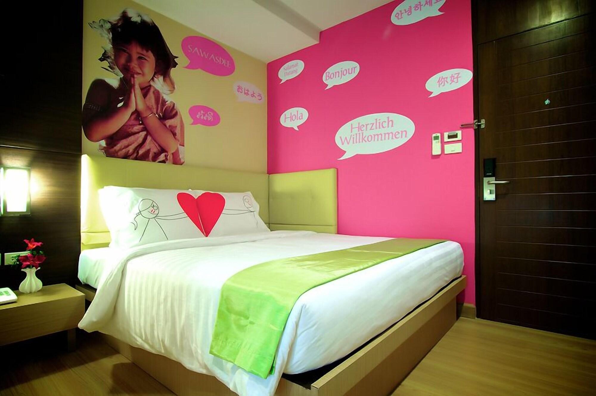 Ds67 Suites Bangkok Esterno foto