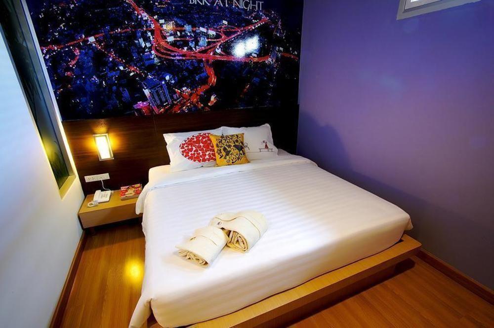 Ds67 Suites Bangkok Esterno foto
