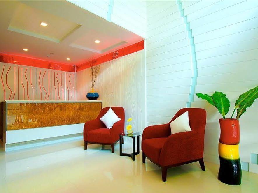 Ds67 Suites Bangkok Esterno foto